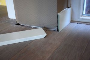 aanbrengen plinten 2